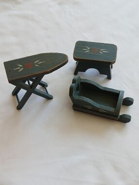 VTG Wood Dollhouse Furniture